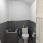 Kamar mandi lantai 1, Kompleks Ruko Rivera, Medokan Ayu, Rungkut, OERR, Surabaya